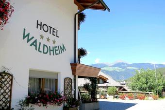 Hotel Waldheim - Вид снаружи