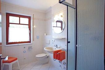 Ferienwohnungen Schlund Gästehaus Zum Angersee - Bathroom