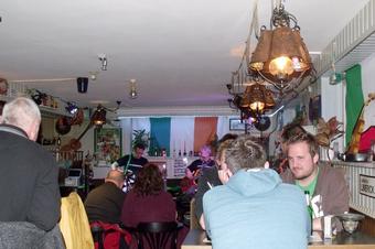 Hotel und Restaurant Teestube am Seedeich & Harlekin-Pub - бар