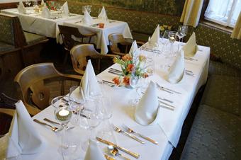 Gasthof Zum Hirsch -329 Jahre Tradition- - 餐廳