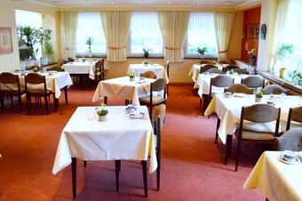 Hotel Restaurant Haus Rameil - 早餐室
