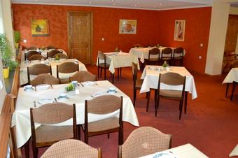 Hotel Restaurant Haus Rameil - 早餐室