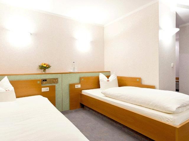 Hotel Hahnen - Room